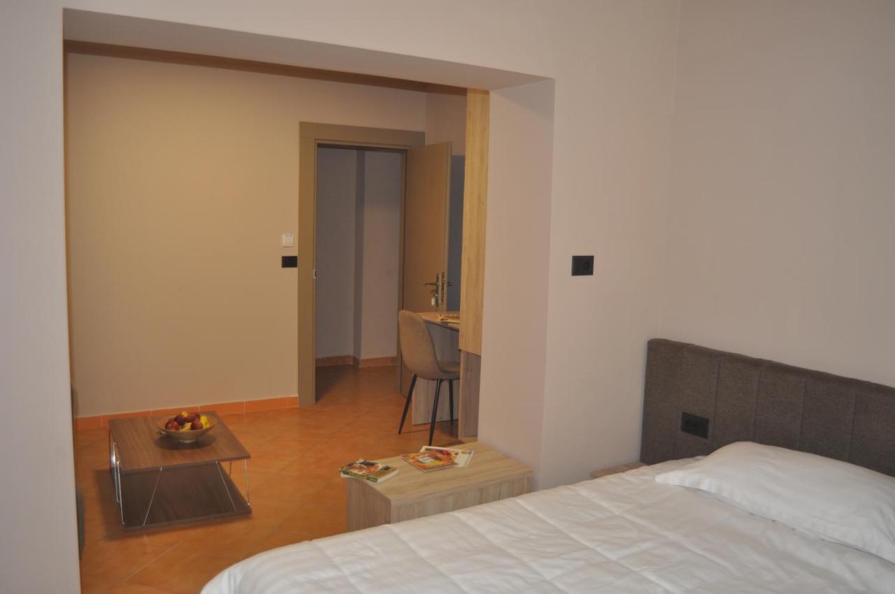 Bliri Myslym Shyri Appartement Tirana Buitenkant foto
