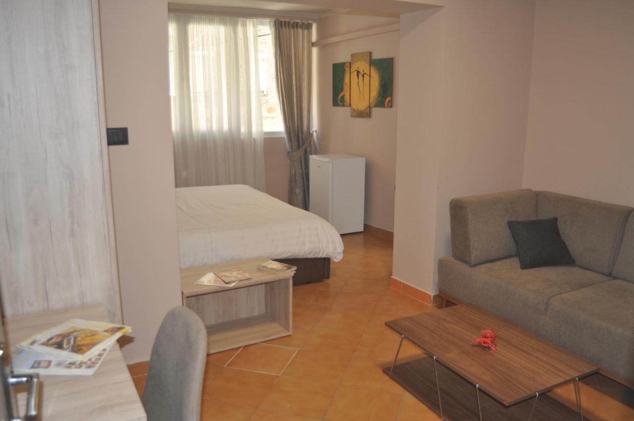 Bliri Myslym Shyri Appartement Tirana Buitenkant foto