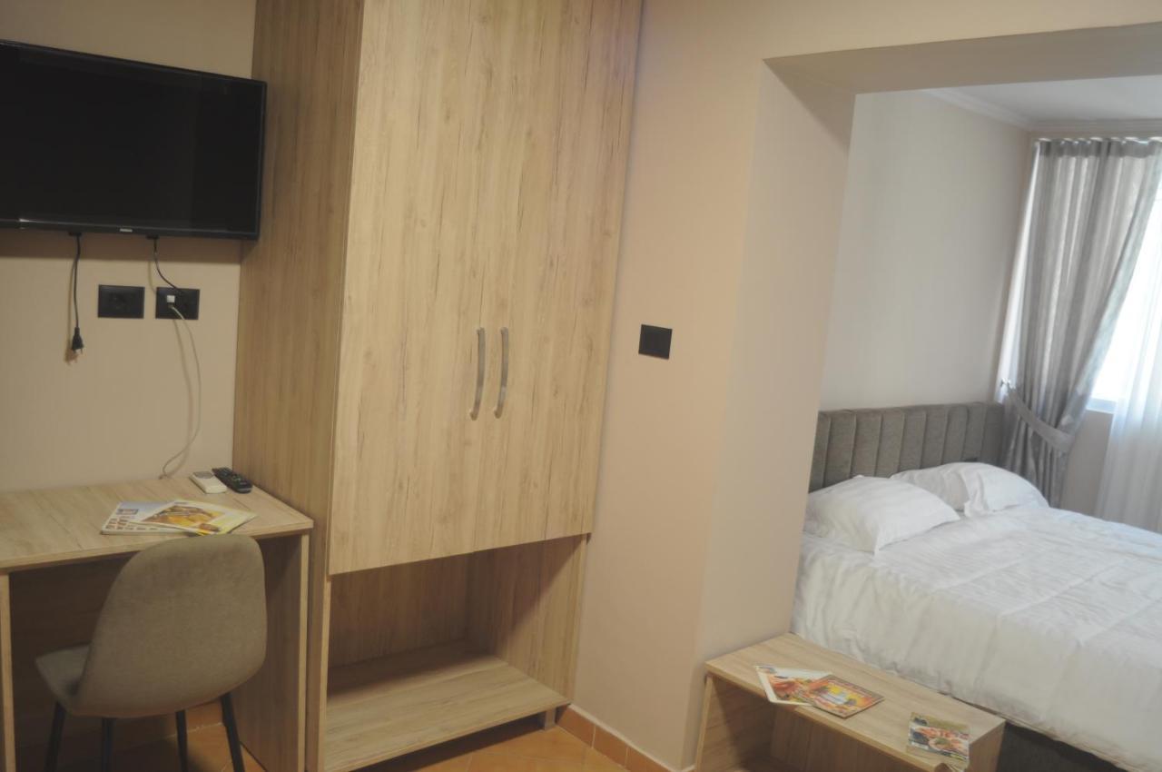 Bliri Myslym Shyri Appartement Tirana Buitenkant foto