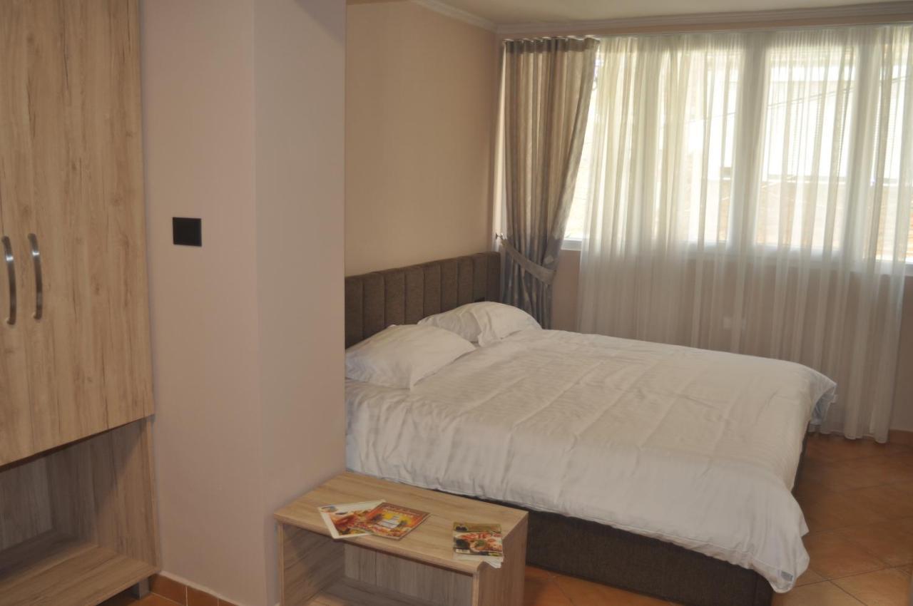 Bliri Myslym Shyri Appartement Tirana Buitenkant foto
